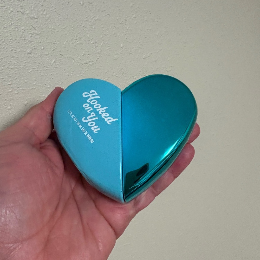 Heart-Shaped Moisturizer - Picture 3 of 13